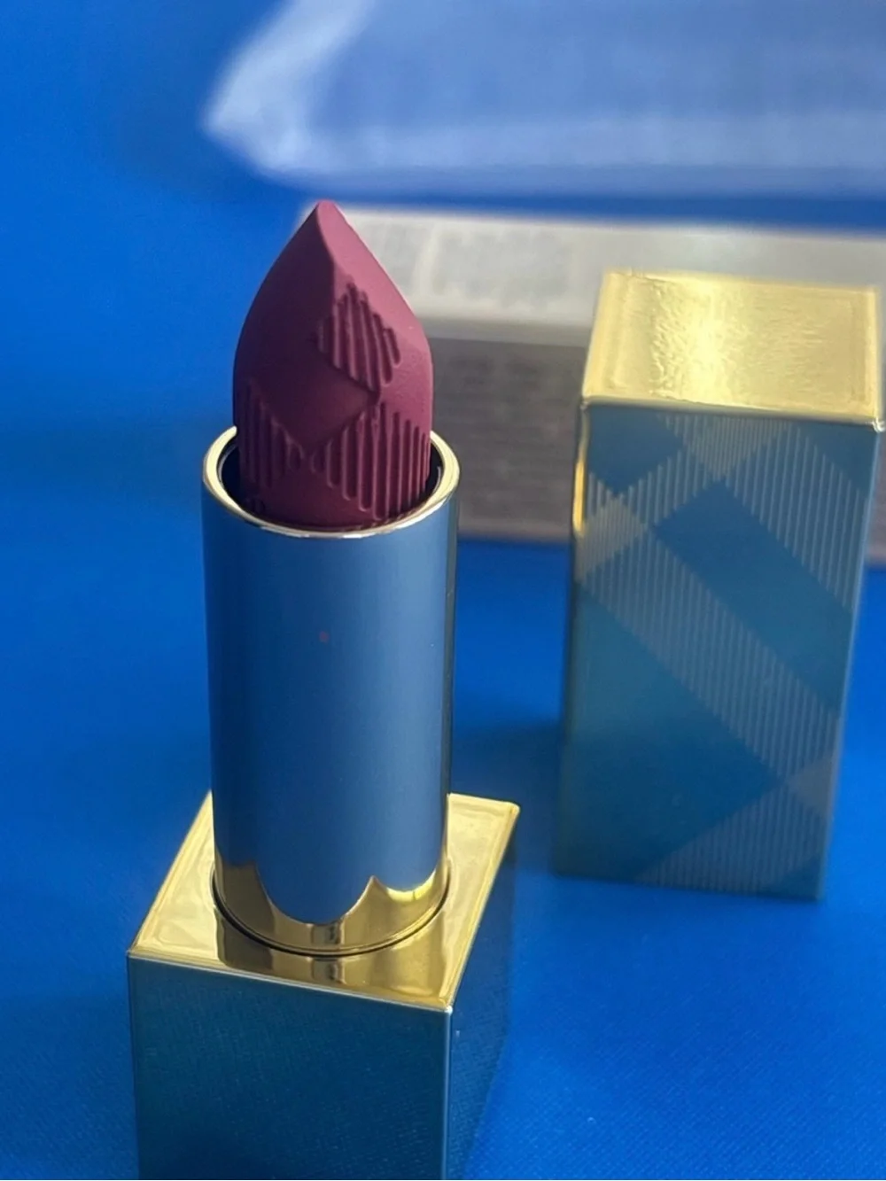 Burberry Russet #93 Matte Finish Lipstick in Gold Case